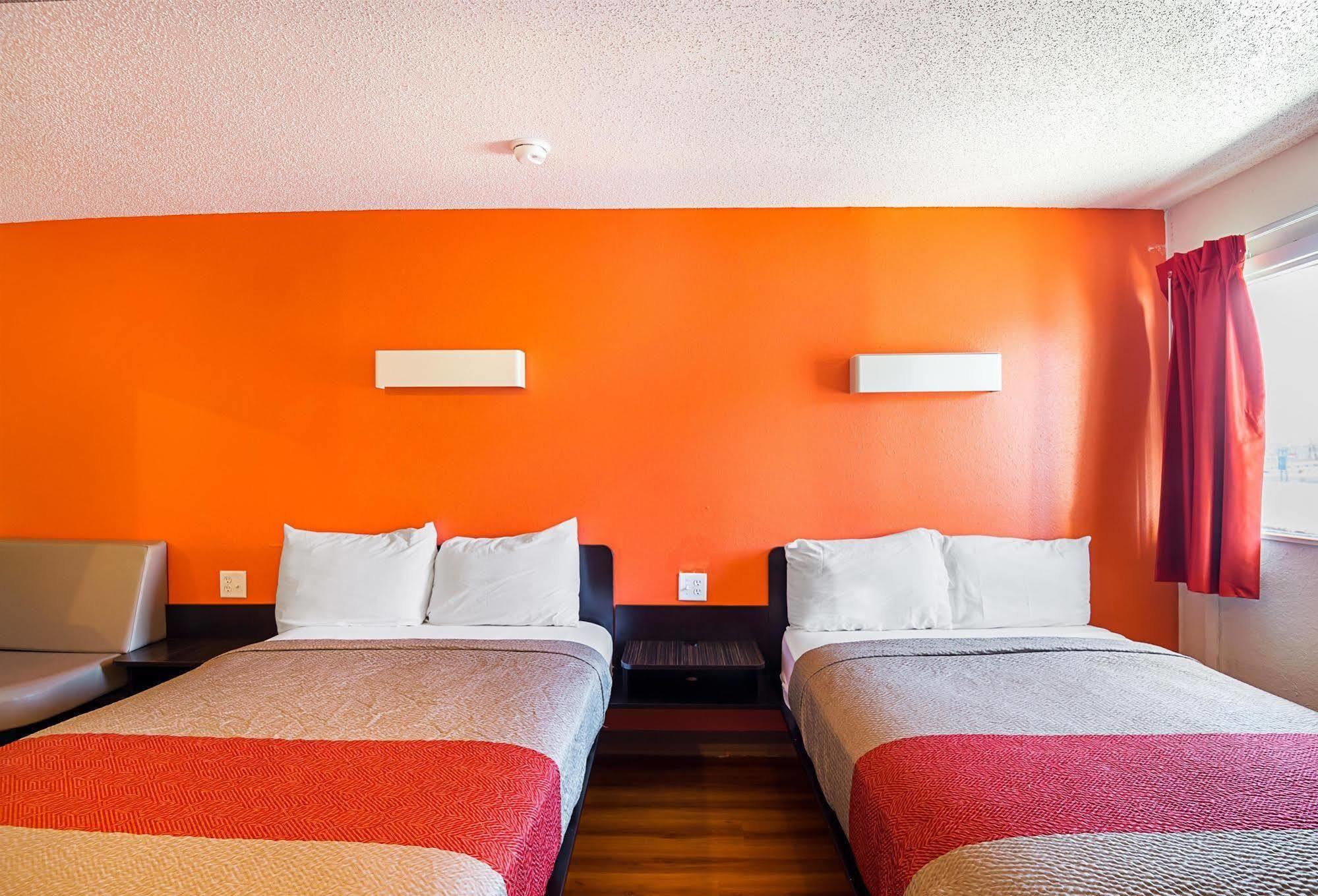 Motel 6-Blue Springs, Mo Екстериор снимка