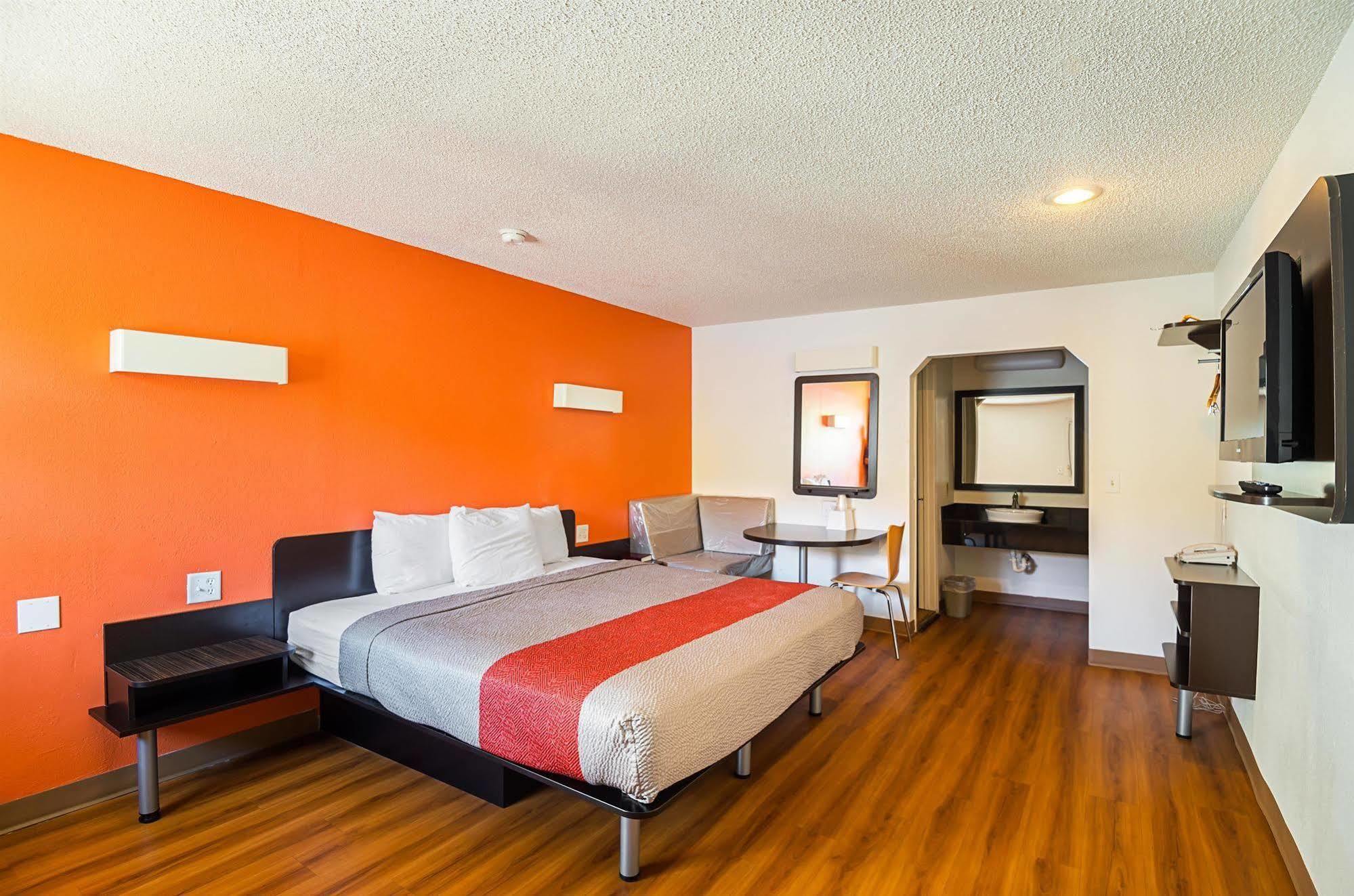Motel 6-Blue Springs, Mo Екстериор снимка